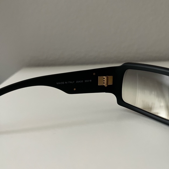 Vintage Chanel sunglasses - Picture 5 of 8